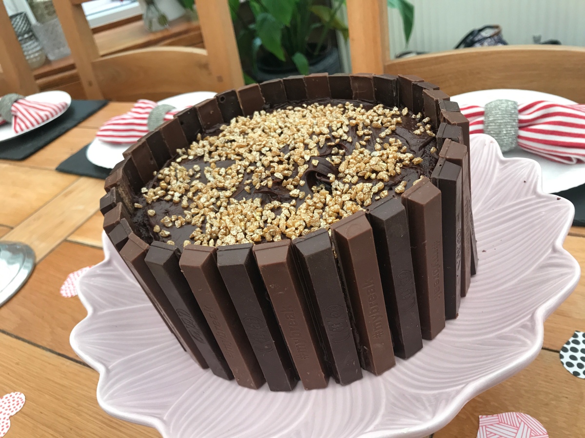 Give yourself a break, make this chocolate Kit-Kat cake